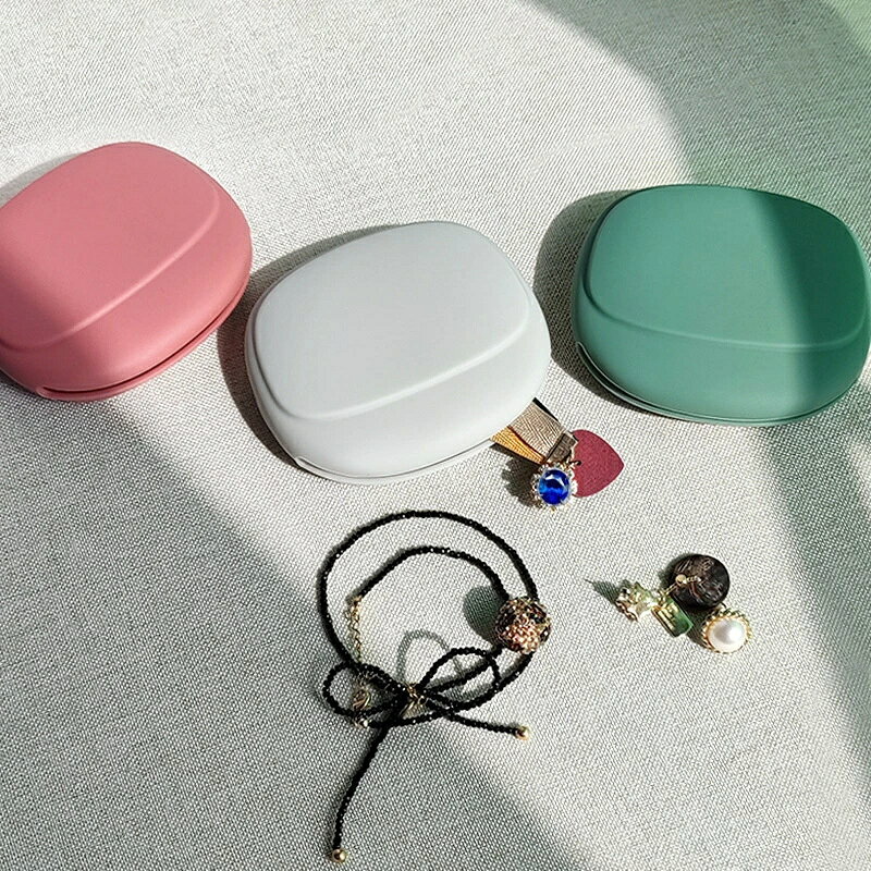 シリコンポーチ イヤホン ガジェットポーチ 有線 コンパクト 単色 便利 収納ケース ピアス シリコン 小物入れ アクセサリー キュート ケーブル イヤホンケース 洗える シンプル 鍵 ミニポーチ メイク 可愛い lifeactive-10023354 lifeactive サンプル画像2