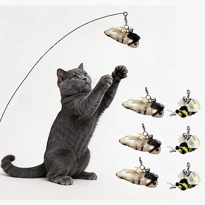 猫じゃらし 交換用ヘッド ミツバチ＆セミ型 昆虫 おもちゃ 羽根 ベル付き 猫用おもちゃ インタラクティブ 室内猫 運動不足解消 ストレス発散 キャットトイ(夏虫シリーズ，6個セット，Bee*3 & Cicada*3)ブランド色Bee*3 & Cicada*3モデルYJE-XC001-2商品説明【商品概要】【リアルなミツバチ＆セミ型デザインで、猫の狩猟本能を強力に刺激する猫じゃらし】羽根の動きと昆虫そっくりのシルエットが、猫の野生の狩猟本能を呼び起こします。まるで本物の虫が飛んでいるような姿に、猫は夢中になって追いかけるので、室内猫の運動不足解消やストレス発散に最適な猫用おもちゃです。【ベル付きで、遊びの楽しさが倍増するキャットトイ】おもちゃに付いたベルが、猫が追いかけるたびに優しく音を立てます。音と動きの両方で猫の五感を刺激し、興味を長く持続させるので、一人遊びでも飽きにくいインタラクティブな設計です。【2 種類のデザインで、猫の「飽き」を防止するねこじゃらしセット】人気のミツバチ型とセミ型の 2 種類のヘッドがセットになっているので、日替わりで遊び相手を変えられます。猫の気分や遊びのスタイルに合わせて交換できるので、長く愛用いただけます。【高品質な天然羽根を使用、丈夫で猫にも安心な猫じゃらしヘッド】柔らかく耐久性に優れた天然羽根を採用し、猫が噛んだり引っ張ったりしても壊れにくい設計です。有害な化学薬品は不使用で、子猫から成猫まで、安心して遊ばせられる安全な猫用おもちゃです。【ほとんどの猫じゃらしロッドに対応する、汎用性の高い設計】先端のカラビナ式リングで、一般的な釣り竿型猫じゃらしのロッドに簡単に取り付け・交換可能です。付け替えもスムーズで、すぐに猫との遊びを始められる、使い勝手の良いキャットトイです【商品説明】[高さのシミュレーション]自然界のハチ セミ チョを高度にシミュレートし、飽きの来ない新しいおもちゃです。【商品詳細】商品種別：猫じゃらし・羽のおもちゃ商品名：猫じゃらし 交換用ヘッド ミツバチ＆セミ型 昆虫 おもちゃ 羽根 ベル付き 猫用おもちゃ インタラクティブ 室内猫 運動不足解消 ストレス発散 キャットトイ(夏虫シリーズ，6個セット，Bee*3 & Cicada*3)製造元：色：Bee*3 & Cicada*3【当店からの連絡】猫じゃらし 交換用ヘッド ミツバチ＆セミ型 昆虫 おもちゃ 羽根 ベル付き 猫用おもちゃ インタラクティブ 室内猫 運動不足解消 ストレス発散 キャットトイ(夏虫シリーズ，6個セット，Bee*3 & Cicada*3)ブランド色Bee*3 & Cicada*3モデルYJE-XC001-2商品説明【商品概要】【リアルなミツバチ＆セミ型デザインで、猫の狩猟本能を強力に刺激する猫じゃらし】羽根の動きと昆虫そっくりのシルエットが、猫の野生の狩猟本能を呼び起こします。まるで本物の虫が飛んでいるような姿に、猫は夢中になって追いかけるので、室内猫の運動不足解消やストレス発散に最適な猫用おもちゃです。【ベル付きで、遊びの楽しさが倍増するキャットトイ】おもちゃに付いたベルが、猫が追いかけるたびに優しく音を立てます。音と動きの両方で猫の五感を刺激し、興味を長く持続させるので、一人遊びでも飽きにくいインタラクティブな設計です。【2 種類のデザインで、猫の「飽き」を防止するねこじゃらしセット】人気のミツバチ型とセミ型の 2 種類のヘッドがセットになっているので、日替わりで遊び相手を変えられます。猫の気分や遊びのスタイルに合わせて交換できるので、長く愛用いただけます。【高品質な天然羽根を使用、丈夫で猫にも安心な猫じゃらしヘッド】柔らかく耐久性に優れた天然羽根を採用し、猫が噛んだり引っ張ったりしても壊れにくい設計です。有害な化学薬品は不使用で、子猫から成猫まで、安心して遊ばせられる安全な猫用おもちゃです。【ほとんどの猫じゃらしロッドに対応する、汎用性の高い設計】先端のカラビナ式リングで、一般的な釣り竿型猫じゃらしのロッドに簡単に取り付け・交換可能です。付け替えもスムーズで、すぐに猫との遊びを始められる、使い勝手の良いキャットトイです【商品説明】[高さのシミュレーション]自然界のハチ セミ チョを高度にシミュレートし、飽きの来ない新しいおもちゃです。【商品詳細】商品種別：猫じゃらし・羽のおもちゃ商品名：猫じゃらし 交換用ヘッド ミツバチ＆セミ型 昆虫 おもちゃ 羽根 ベル付き 猫用おもちゃ インタラクティブ 室内猫 運動不足解消 ストレス発散 キャットトイ(夏虫シリーズ，6個セット，Bee*3 & Cicada*3)製造元：色：Bee*3 & Cicada*3【当店からの連絡】