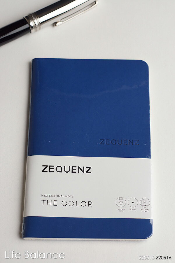 銀座伊東屋　ZEQUENZ　THE COLOR　プロフェッショナルノート　ロイヤルブルー　ZQC 3754