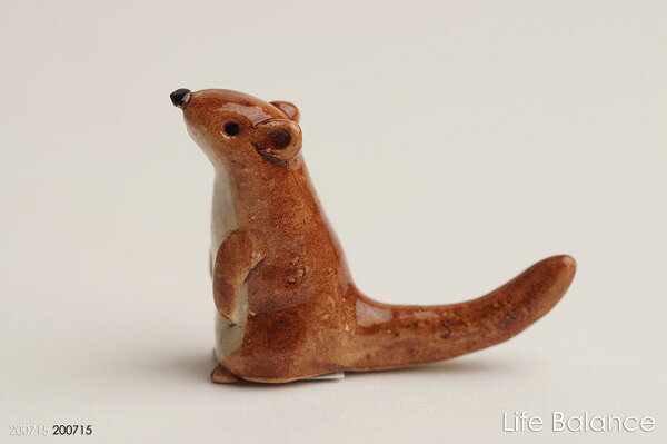 箸置き　ソラマメ商会　豆屋　はしおき　カワウソ　立ち　HJ-012の商品画像 3