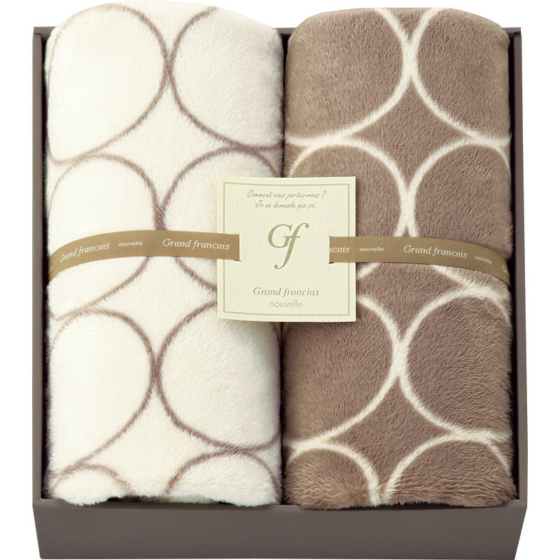 ■落ち着いた色合いとシンプルなデザインでシチュエーションを選ばずお使いになれる軽く暖かいひざ掛けです。 ■やわらかでやさしい肌ざわりのいひざ掛けです。 【シンプルな化粧箱のため、仏事返礼品としてもお使いいただけます】 【パッケージサイズ】 ...