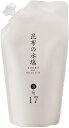 昆布の水塩 海≒17% 280ml 松前屋 詰替用スタンドパック 水塩って知っていますか？ 日本を代表する調味料といえば「醤油」ですが、醤油が普及する以前では調味料に近い形で「水塩」が用いられていました。 もとは海水を煮詰めた飽和食塩水で、今でも正統の日本料理店では自前の「水塩」を用意して料理に活用しているのです。 昆布の水塩って何？ この日本古来の調味料「水塩」に、昆布を代表するうま味成分を加えた天然のうま味調味料が「昆布の水塩」なのです。 どんな調味料？ 「昆布の水塩」は、素材の味を引き出す調味料です。醤油やソースのように、食材・料理に味を足していくのではなく、本来の食材の持つ味を引きだし、濃く美味しく感じさせるので、いつものお料理がワンランクUPします！ さらにスプレーして使うことで、絶妙な味の加減を表現することができます。 ■名称調味料（水塩） ■原材料名食塩、昆布、かつお節、帆立干し貝柱、干し椎茸、ビタミンB1 ■内容量280ml （詰替用） ■保存方法直射日光や高温多湿を避け、常温保存。