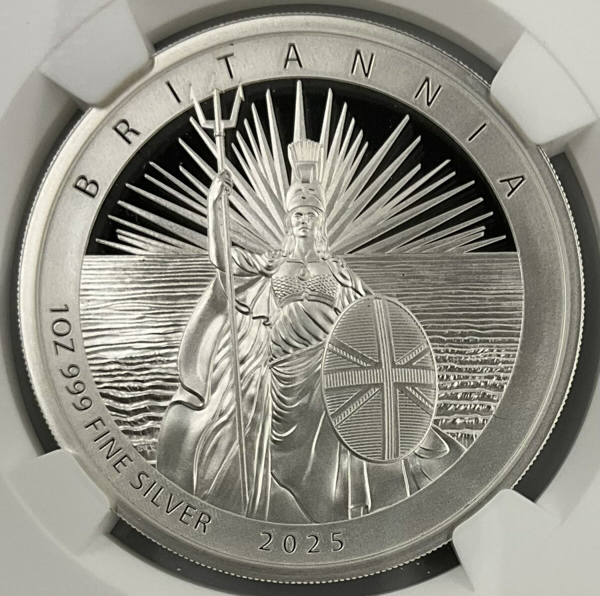 Rakuten - 2025年 イギリス ブリタニア ロイヤルミント 1oz 2ポンド 銀貨 チャールズ3世 NGC社鑑定 PF69 ULTRA CAMEO