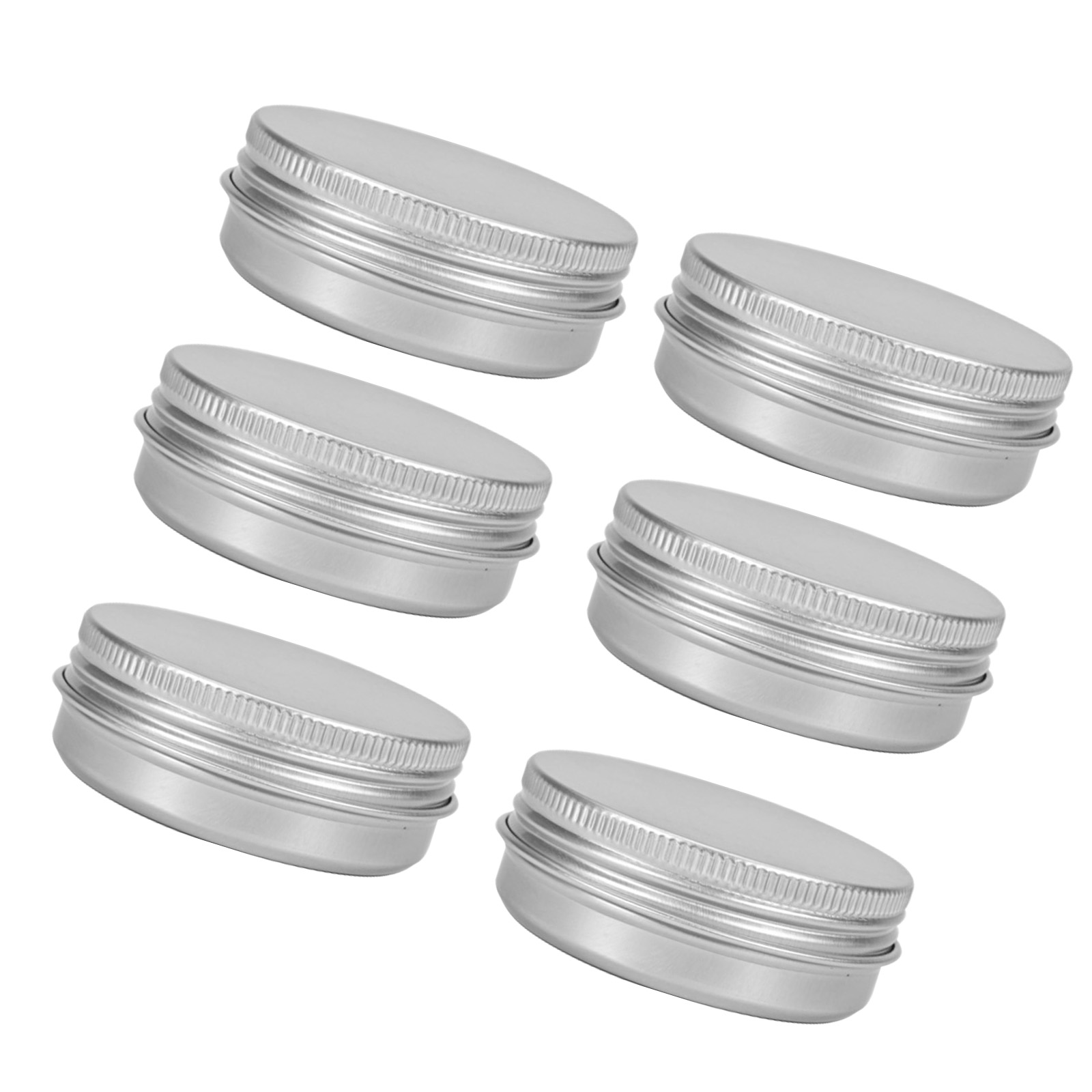 商品詳細カラーシルバー素材アルミ材容量40ml/個サイズ約56*22mm/個パッケージ内容アルミケース*6この商品について🍀【アルミ素材】アルミ材を使用し、シルバーのすっきりした外観。表面はなめらかな質感で、手に取りやすい小型ケースです。※注意：アルミ製品は輸送中に変形しやすい性質があります。変形が気になる方はご購入をお控えください。🍀【密封構造】密封しやすい構造。香膏、化粧品、発ワックスなどの保管に適しています。🍀【丸型ケース】丸型の小型アルミケースで。香膏や化粧品、小物の分け入れに使いやすい形状です。🍀【40mlの小容量】6個セット、1個あたり40mlのコンパクトサイズ。旅行や外出時に少量だけ持ち運びたい時にも、かさばりにくく整理しやすいです。🍀【幅広い用途】ヘアワックス、化粧品、細かな部品、玩具パーツ、アクセサリーなどの分け入れに対応。デスク周りや自宅収納にも使えます。ご注意40ml容量の丸型ネジ式アルミケース6個セットです。シルバーの小型金属缶で、香膏、ヘアワックス、化粧品、小さな部品、アクセサリーなどの分け入れに適しています。1個あたり約56*22mm、コンパクト設計で、自宅での整理収納や旅行時の携帯用にも使いやすいサイズです。ネジ式フタとパッキン構造により、内容物を分けて保管しやすく、丸みのある縁で扱いやすい仕様です。※注意：アルミ製品は輸送中に変形しやすい性質があります。変形が気になる方はご購入をお控えください。