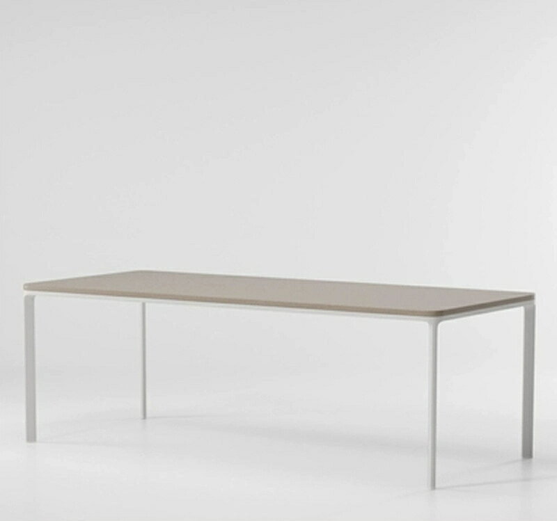 ヴィラガーデン庭のテーブルと椅子屋外の防雨日焼けロングテーブル籐の椅子の組み合わせ屋外の民宿ホテ..