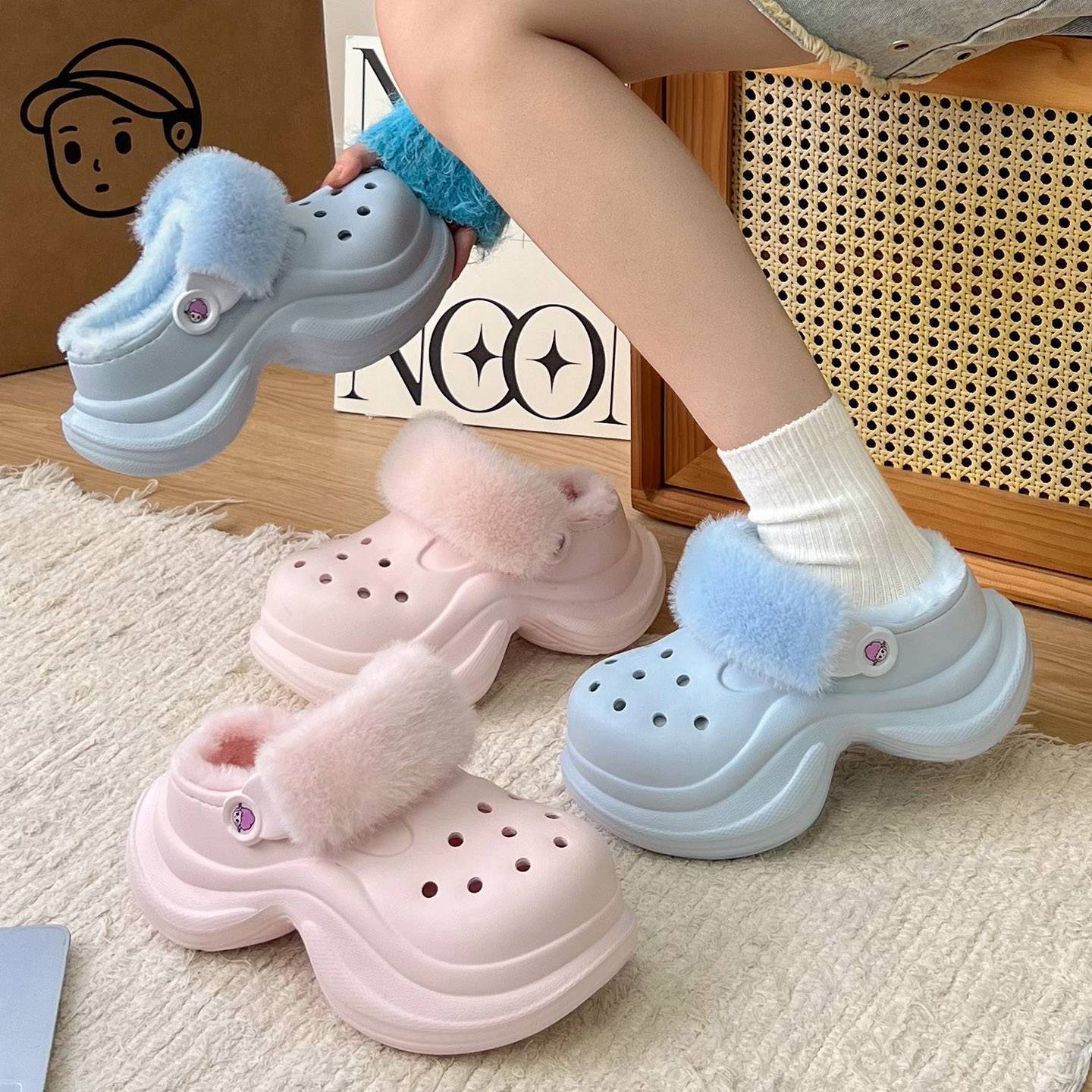 サンダル穴あきサンダル冬用アップグレードバージョン高弾性ファー付き暖かいふわふわかわいいおしゃれEVA軽量材料履き心地が良いレディース女性