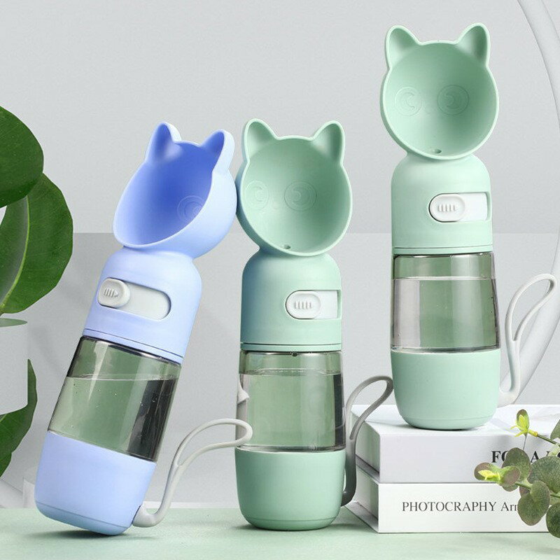 ペット用携帯給水ボトル 犬外出携帯給水器 2WAYボトル 水とフード分離保鲜設計 漏れ防止 ワンタッチ操..