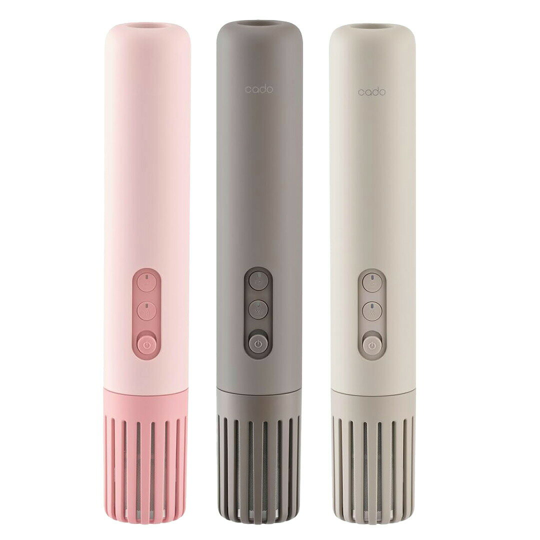FEN-L01-CRコーラルレッド、FEN-L01-DGダークグレー、FEN-L01-WGウォームグレー　いずれか1つ 【より小さく。より軽く。】 シリーズ最小の26cm、400g。 【海外の電圧にも対応。】 AC100V-240V対応。FOEHNシリーズはダニやトコジラミの対策にもおすすめなので、旅先でも安心して眠れる快適な睡眠環境が叶います。 【はじめての人も。2台目の人も】 FOEHN 003やFOEHN PROはご自宅でのご使用に。気軽に使えるコンパクトなFOEHN LITEはお子様のベッド用や、旅行・出張用にするのはいかがでしょう。大切な人へのプレゼントにもおすすめです。 【世界最小級なのに、パワフルな理由】cado独自の送風技術により、ふとんの隅々まで温風が行き渡たります。一瞬で風船が膨らむ高風圧。2mまで届く高風速。コンパクトボディからは想像できないパワフルな温風が実現しました。（特許出願済）