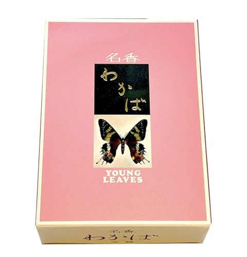 パッケージ個数:1・形状：短寸バラ詰お線香・内容量:270g・箱寸:高44横115縦165（ミリ）・線香寸:143（ミリ）・わかばをイメージした西洋の香水と東洋の香木が調和のとれたハーモニーを奏でる「大発」の代表作香炉など不燃性の容器を使用して下さい。 わかばをイメージした西洋の香水と東洋の香木が調和のとれたハーモニーを奏でる「大発」の代表作 商品の説明 《こんな風に困っていませんか？》 「白檀や沈香といった香木の香りのお線香も、いい香りがして好きだけど、香りの良さが分からない孫には嫌がられてしまう……」お線香を使っていて、こんな風に困ったこと、ありませんか？ 《服に移った匂いでお悩みのあなたに！》 お線香は毎日使うけれど、その匂いが衣服についてしまうと、周りの人にとっては気になってしまうこともありますよね。そんな悩みをお持ちの方には、香水線香「わかば」をオススメします！ 《最高品質・マイソール産の老山白檀》 原料には、インド・マイソール産の老山白檀を使用。白檀は古くからインドでは高貴な香木として用いられてきましたが、中でもマイソール産のものが最高品質といわれています。 《お線香のための特別な香水》 白檀とともに使われているのが、若葉の香りをイメージした香水です。この香水はフランスの香水メーカーがお線香のために特別にブレンドしたものです。焚いてみると、古典的な甘い香水の香りが広がります。 《香水線香の大発さんのロングセラー》 香水線香を作り続けてきたメーカー「大発」さんの商品です。「わかば」は昭和46年の発売以来人気を誇り、40年以上にわたるロングセラーとなっている、大発さんの看板商品です。 《移り香も芳しく》 甘い香りの「わかば」なら、衣服に移る香りも芳しくなります。これならきっと、お孫さんにも喜んでもらえますよ。ぜひお求め下さいませ。