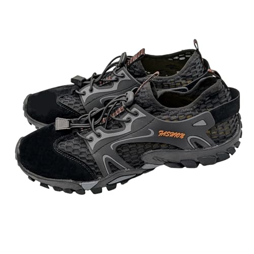スニーカーブラック2/27.0 cm/なし・Size:27.0 cmColor:ブラック2・パッケージ個数:1・アッパーに通気性と軽量化を両立させるメッシュ素材を採用したトレイルランニングシューズです。・軽量メッシュアッパーは通気性と快適性を実現。足のムレを逃がしてさわやかな履き心地を提供してくれます。 アウトドアシューズの中敷きには取り外しのできるカップインソールタイプを採用。柔らかい素材でクッション性にも優れ、 歩行時の衝撃をしっかりと吸収してくれます。また、適度にシューズ内のムレを逃がしてくれるハニカム仕様のインソールだから快適に履くことが出来ます。・トレイルランニングシューズのユニークなアウトソールデザインは防滑性にも優れ、屈曲性もよく、履き心地も抜群！ 砂地、砂利道、岩場などの悪路でもしっかりと対応出来ます。・アッパー部分のシューレースには伸縮性のあるゴムのレースを採用。脱ぎ履きラクラク！ ゴムのレースが苦手の方やしっかりとしたフィット感で履きこなしたい方のために替えのシューレースも付属しています。・軽量で通気性のいい、履き心地抜群のトレイルランニ