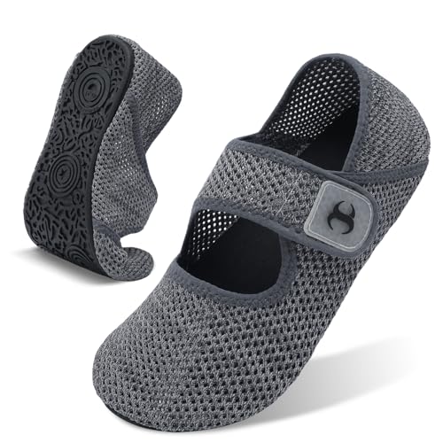 カジュアルグレー/23.0~24.0 cm/JPKS15-Mesh MixGrey-36-37・Size:23.0~24.0 cmColor:グレー・快適で速乾性のあるウォーターソックス：ハニカムメッシュまたは中空ニット素材を使用した伸縮性の高いアッパーが、優れた通気性と速乾性を発揮します。調節可能なストラップで自然なフィット感を実現し、あらゆるウォーターアクティビティで最大限の快適さを提供します。・軽量ベアフットウォーターシューズ：この驚くほど軽量なゼロピッチウォーターソックスは、まるで何も履いていないかのような履き心地です。履くだけで、情熱を探求し、自由を満喫できる素晴らしい休暇を過ごせます。・柔らかく柔軟性のあるビーチシューズ：柔らかく柔軟性のあるラバーソールと3Dノンスリップトレッドが、滑りやすい路面でも優れたグリップ力を発揮します。ゼロドロップノンリフトソールは地面からのフィードバックを向上させ、岩、砂、砂利道などの歩行をより快適にします。・便利なワイドサンダルスリッパ：快適なワイドトゥデザインで、つま先を締め付けることなく自然に広げることができます。調節
