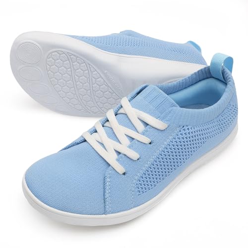 ウォーキング水色/25.5 cm 4E/JP-JW38_lightblue_39・Size:25.5 cm 4EColor:水色・幅広のつま先部分: この女性用幅広裸足ウォーキングシューズの幅広つま先デザインは、つま先が自由に伸びる最適なスペースを提供し、足が自然な形に戻り、あらゆる足の形に適しており、より快適に履けます。・ゼロドロップと滑り止めソール: ゼロドロッププラットフォーム - 地面に対して低く、かかとが高くないデザインのミニマリストベアフットスニーカーは、正しい姿勢とバランスを確保し、足の制限のない自然な動きを可能にします。柔軟なラバーアウトソールは、さまざまな表面で優れたグリップを提供し、耐久性を向上させます。・通気性と快適性: この幅広つま先カジュアルウォーキングシューズのアッパーは、柔らかく伸縮性の高いメッシュニット生地で作られており、柔らかい生地が足に合わせて伸び、足首の襟の周りの非常に柔らかいパッドがかかとをよりしっかりと固定し、長時間の屋外運動の後でも足を快適でドライに保ちます。・軽量な履き心地:レディーススリッポンウォーキングシューズは、片説明 幅広のつま先部分: この女性用幅広裸足ウォーキングシューズの幅広つま先デザインは、つま先が自由に伸びる最適なスペースを提供し、足が自然な形に戻り、あらゆる足の形に適しており、より快適に履けます。通気性と快適性: この幅広つま先カジュアルウォーキングシューズのアッパーは、柔らかく伸縮性の高いメッシュニット生地で作られており、柔らかい生地が足に合わせて伸び、足首の襟の周りの非常に柔らかいパッドがかかとをよりしっかりと固定し、長時間の屋外運動の後でも足を快適でドライに保ちます。