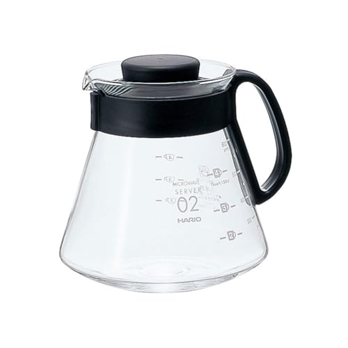 レンジサーバーブラック/0.6L/XVD-60B・Size:0.6LColor:ブラック・パッケージ個数:1・【シンプルな見た目】コーヒーのドリップに使いやすいシンプルなポット。広口で洗いやすく、使いやすさにこだわったポットです。・【ちょうど良いサイズ】容量は600mL、2~5杯用なので、コーヒーを少人数にふるまったり、何回かにわけて楽しみたいときにピッタリなサイズです。・【便利なメモリ付き】mL表示に加えて、コーヒーのおおよその杯数目安がプリントされているので、メモリを見ながら抽出できます。・【フタをしたまま電子レンジOK】本体は耐熱ガラス製なので、淹れて時間が経ってしまったコーヒーを電子レンジで温め直すこともできます。・【商品詳細】本体サイズ:幅13.7×奥行12.1×高さ12.8、口径8.5cm、本体重量:約220g、実用容量:600mL、本体材質:本体/耐熱ガラス、フタ・ハンドルバンド/ポリプロピレン、日本製商品紹介 コーヒーのドリップに使いやすいシンプルな見た目。広口で洗いやすく、使いやすさにこだわったポットです。容量は600mL、2~5杯用なので、コーヒーを少人数にふるまったり、何回かにわけて楽しみたいときにちょうど良いサイズです。mL表示に加えて、コーヒーのおおよその杯数目安がプリントされているので、メモリを見ながら抽出できます。本体は耐熱ガラス製なので、淹れて時間が経ってしまったコーヒーを電子レンジで温め直すこともできます。 より ●好みに合わせて抽出できる、目安目盛とカップ表示付き ●フタをしたまま電子レンジOK ●温かさを保てるようにテーブルとの接触面の少ないガラス形状