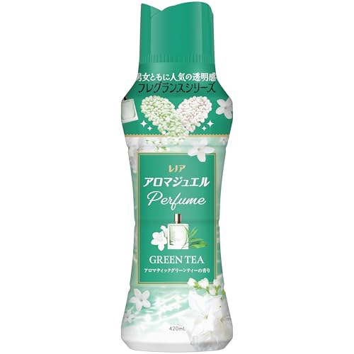 -/本体 420mL/-・PatternName:グリーンティーSize:本体 420mL・パッケージ個数:1・2色の香水ビーズin 上質で深みのある香りへ・香り付けビーズで重なり合い、深みのある香り・柔軟に比べて超吸水*。ドライヤー時間短縮！(*当社柔軟比。複数回洗濯後。)・香りが12週間長続き*するので、お気に入りのヘビロテ服*1の香りが6回着ても新鮮なまま*2。(*保管状態にて。*1 1回洗濯してから次の洗濯までに3-4回着回す服のことを指します。*2 消費者テストでカーディガンを検証。使用条件により効果が異なる場合があります。）・柔軟と組み合わせてオリジナルの香りを作ることもでき、今お持ちの柔軟でも一緒にお使いいただけます。商品紹介 男女ともに人気の透明感！フレグランスシリーズ 柔軟と比べて、超吸水力*&香り長続き 2色の香水ビーズ。複雑で深みのある香り。 柔軟より上質なフレグランスが香水よりやさしく、長く続きます。 グリーンティーの香水から着想 アロマティックグリーンティーの香り：グリーンティーのアロマから、流れる水のような安らぎを感じる、透明感のある爽やかなフレグランス。 お洗濯のはじめに入れるだけ！ 縦型・ドラム式どちらでもOK * 当社柔軟比。複数回洗濯後。 原材料・成分 安定化、香料 使用方法 お洗濯のはじめに入れるだけ！1 洗濯槽にビーズを直接入れるだけ。2 洗や柔軟をいつも通り入れる。空気を含んだビーズだからよく溶ける。「すすぎ1回」で香りもっと長続き！溶け残りも心配なし！おしゃれ着コースやドライコースでお使いの場合、製品を溶かしてから、衣類を入れてください。縦型・ドラム式どちらでもOK。自動投入洗濯機の場合も、ビーズは必ず洗濯槽へ投入してください。 自動投入洗濯機に：普段の柔軟と使うとさらに香り長続き！気分で香りも変えられる。（使用量の目安：衣料1kgに対して12mL）上記は目安ですので、お好みの香りの強さになるように、量を調節できます。つめかえる場合は、全部使い切ってからそのまま洗わずつめかえてください。 使用上の注意 香りの感じ方には個人差があります。使用量の目安を参考に、周囲の方にもご配慮の上、お使い下さい。食べ物ではありません。子供や認知症の方の手の届く所に置かない。用途外に使用しない。柔軟投入口や自動投入洗濯機のタンクに入れると、故障の原因となりますので、ビーズは必ず洗濯槽に入れてください。高温、および直射日光などをさけて保管する。万が一、溶け残った場合は、水でよく洗い流してください。まれに、シミなどができてしまった場合、中性洗などでよく洗い流してください。 応急処置：万が一、飲み込んだ場合は水を飲ませる、又、目に入った場合はこすらずに水でよく洗う等応急処置をし、医師に相談する。