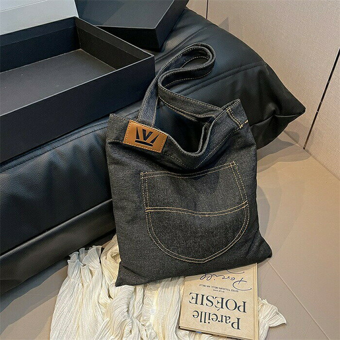 【15%OFFクーポン配布中！】デニム トートバッグ レディース 肩掛けバッグ 大容量 大きめ ショルダーバッグ デニムバッグ 通勤バッグ 通学 量軽 軽い デニムバッグ 大人可愛い 普段用バッグ ファッション カジュアル おしゃれ 送料無料