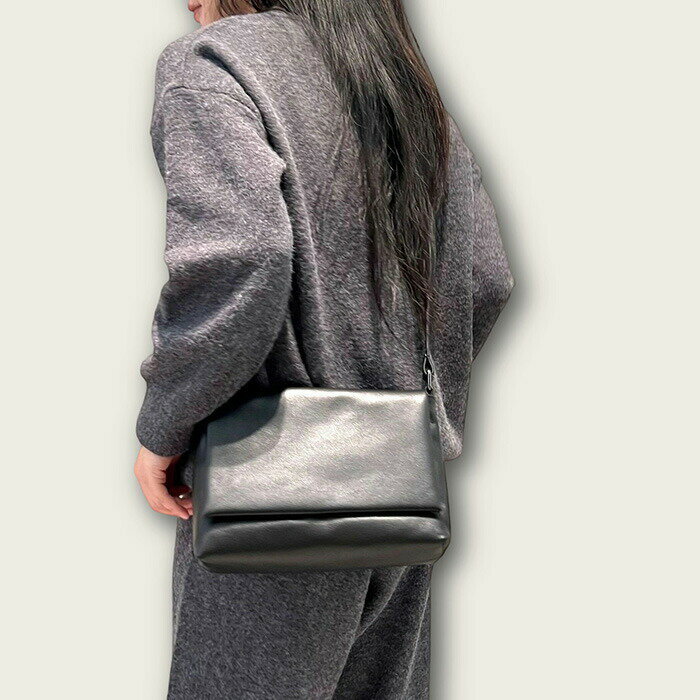 樂天商城 - 本革 ショルダーバッグ レディース レザーバッグ スクエア 肩掛けバッグ 斜め掛けバッグ 通勤バッグ お仕事バッグ 柔らか ショルダー バッグ 斜めがけ メッセージバッグ 大人 高見え ビジネス オフィス おしゃれ シンプル 牛革 カバン 鞄 ブラック 送料無料