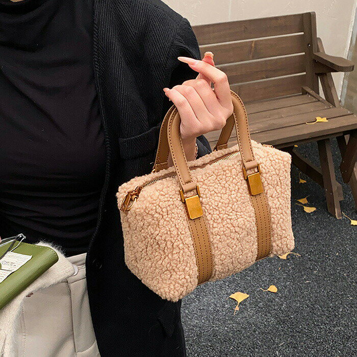 ファーバッグ ハンドバッグ ボアバッグ 小さめ ショルダーバッグレディース 斜めがけ 2wayバッグ ボア ミニバッグ ファーバッグ 手提げバッグ ボア 肩掛け 斜め掛けバッグ 大人 可愛い もこもこ 柔らか 軽い カバン お出かけ お洒落 プレゼント ギフト 秋 冬 送料無料
