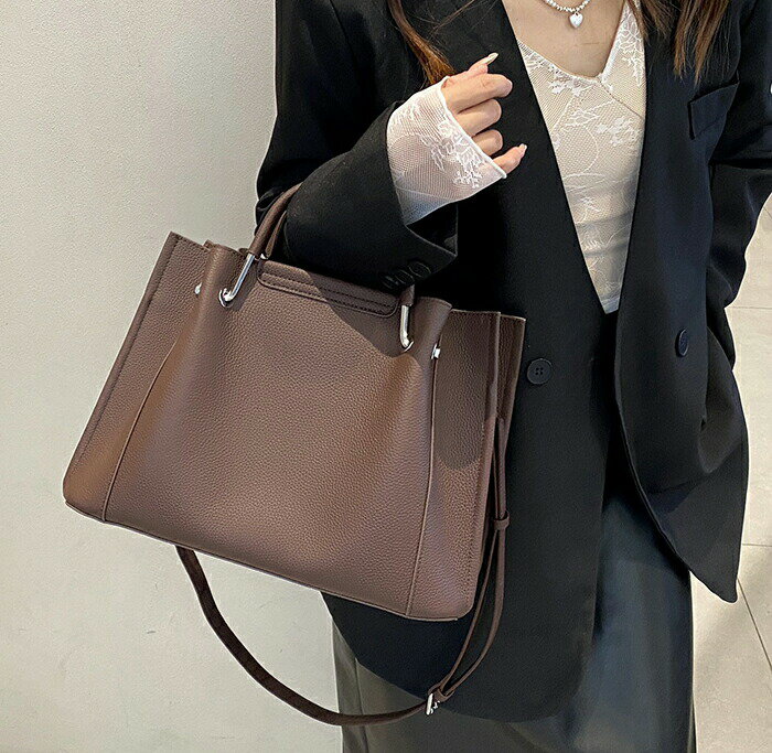 乐天商城 - 本革 バッグ トートバッグ レディース ハンドバッグ レザー 大きめ 2way 大容量 肩掛け a4 肩掛けバッグ ショルダーバッグ 自立 牛革 通勤バッグ お仕事バッグ おしゃれ 柔らか シンプル 高見え フォーマル ビジネス お出かけ カジュアル 送料無料