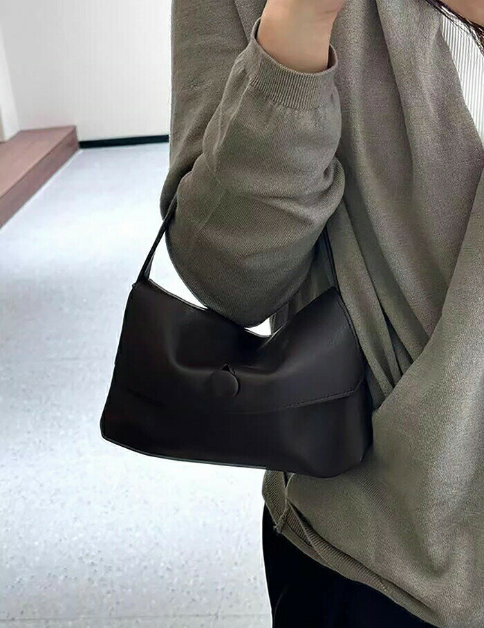 Rakuten - 本革 ハンドバッグ レディース レザーバッグ ショルダーバッグ 斜めがけ 手提げ 小さめ 柔らか ミニバッグ 高見え 手提げバッグ 大きめ お仕事バッグ 通勤 OL オフィス 大容量 鞄 シンプル 大人 可愛い きれいめ 牛革 送料無料