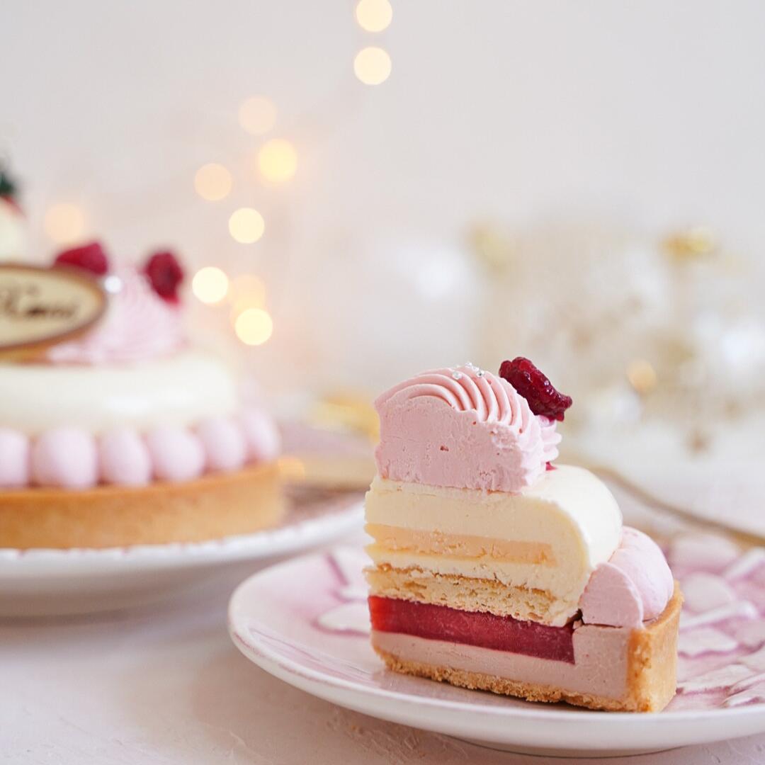 完成度の高いフォトジェニックなケーキ★ クリスマスケーキ #イチゴのホワイトクリスマス 5号 タルト いちご ケーキ 価格6,480円 (税込)