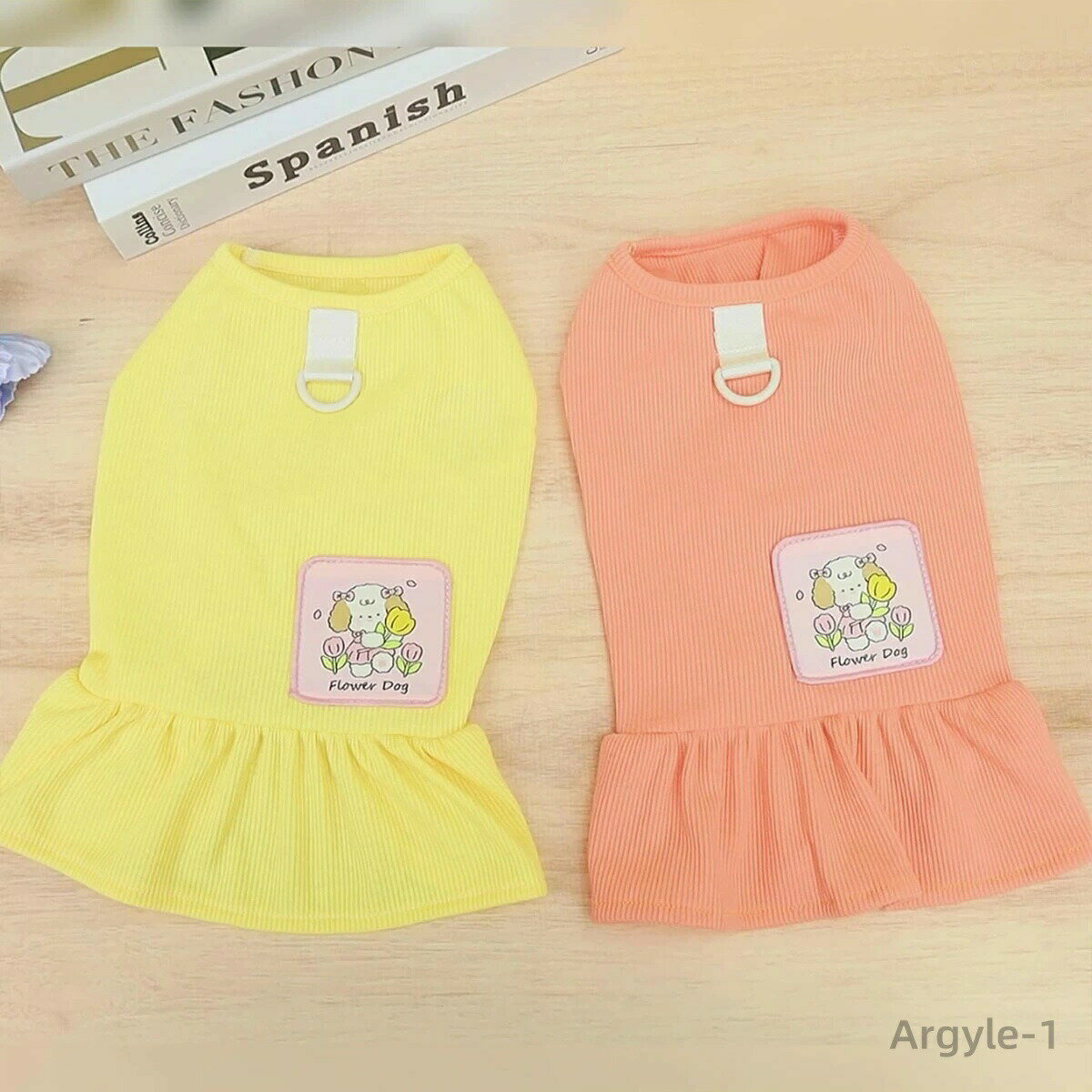 【送料無料】犬 春服 夏服 ワンピース 小型犬 ドッグウェア Dカン付き 女の子 可愛い 袖なし ペットウェア 犬の服 かわいい 着せやすい
