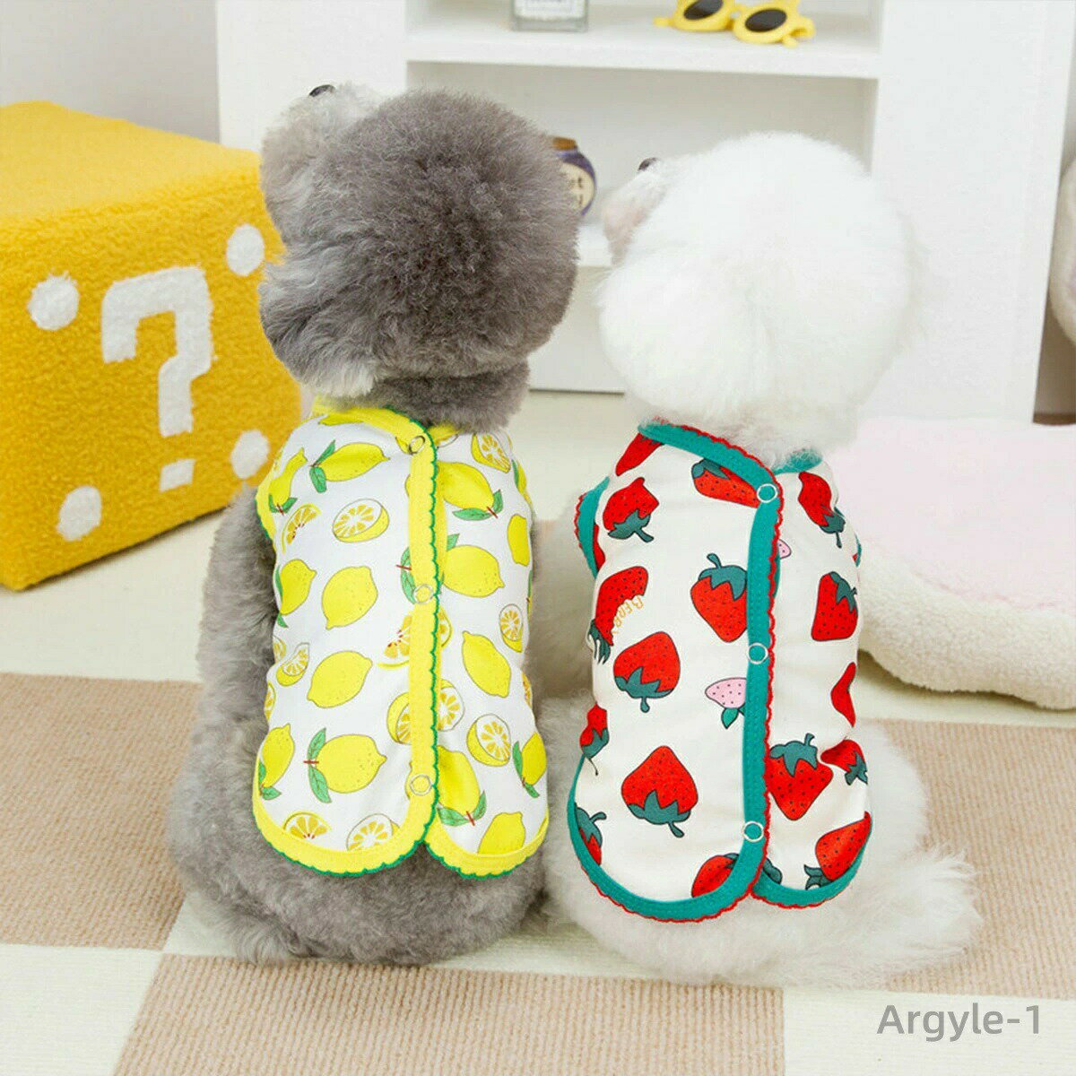 Rakuten - 【送料無料】犬服 犬 ベスト 背開き 春服 夏服 ドッグウェア 小型犬 春 夏 可愛い 重ね着 お部屋着 着せやすい 薄手 お洒落 いちご柄