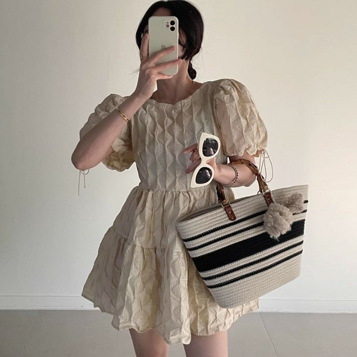 2023年 春夏 新作 2color エンボス パフスリーブ ミニ ワンピース