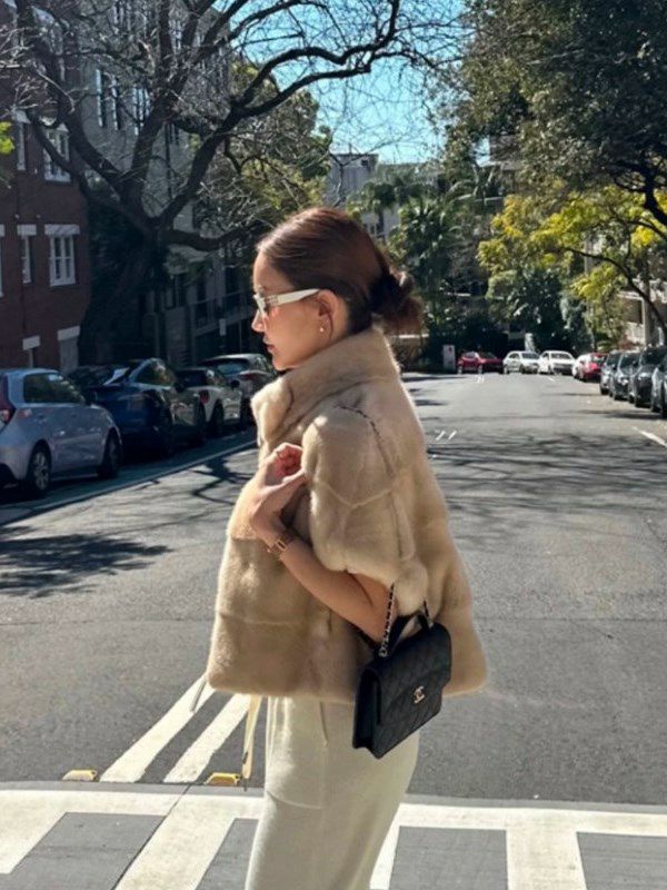 【送料無料】2025 AW 新作 2color Volume Eco Fur ハイカラー ジレのサムネイル