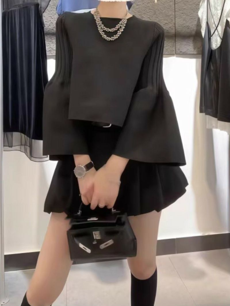 【送料無料】2025 AW 新作 2color ベルスリーブ ニット トップスのサムネイル