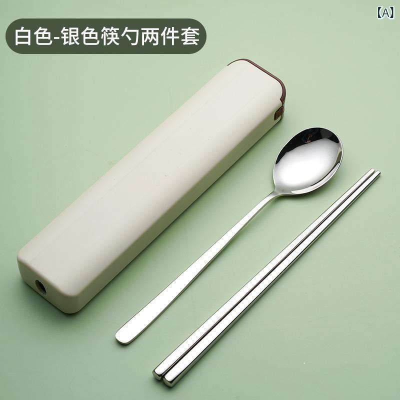 LiLishop6のキャンプ 学生 通勤 便携 引き出し式 ポータブル 食器 セット 304 不锈钢 箸 スプーン フォーク 三点セット ステンレス 軽量 コンパクト 収納 ケース 付き 白 カラーバリエーション 緑 ブルー 日常使い ピクニック 屋外 アクセサリー 耐久性｜アングル2