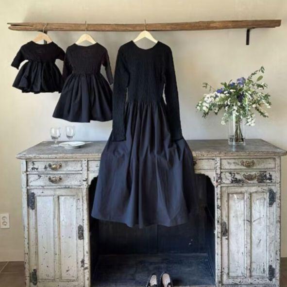 Dresses - 女の子 ワンピース 春夏 秋 長袖 A字 ニット 切り替え 綿 かわいい 森ガール プリンセス プリーツ コットン トップス スカート プリント 無地 シンプル 日常使い 女児 幼児 1-3歳 80-100cm 米白 黒 白 軽量 柔らかい 伸縮性 裏地