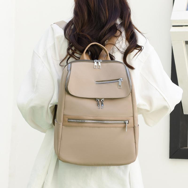・カラー展開: ホワイト、ブラック、カーキ、スミレ・サイズ: 幅28cm、厚さ12cm、高さ35cm・性別: ユニセックス・適用シーン: 日常使い・素材: オックスフォード布・スタイル: 都会的シンプル・容量: 20-35L・機能: 耐摩耗性・PC収納サイズ: 35.56cm・柄: 無地・裏地素材: ポリエステル・背負いシステム: カーブ型ショルダーストラップ・カラー展開: ホワイト、ブラック、カーキ、スミレ・サイズ: 幅28cm、厚さ12cm、高さ35cm・性別: ユニセックス・適用シーン: 日常使い・素材: オックスフォード布・スタイル: 都会的シンプル・容量: 20-35L・機能: 耐摩耗性・PC収納サイズ: 35.56cm・柄: 無地・裏地素材: ポリエステル・背負いシステム: カーブ型ショルダーストラップ