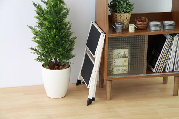 ステップ台 折りたたみ 脚立 踏み台 2段 二段 ステップ ステップスツール ステップチェア おしゃれ インテリア シンプル 機能的 軽量 コンパクト 白 赤 ホワイト レッド ブラウン アシスタ PC-334 SGC-334OR通販格安セール情報 楽天 通販