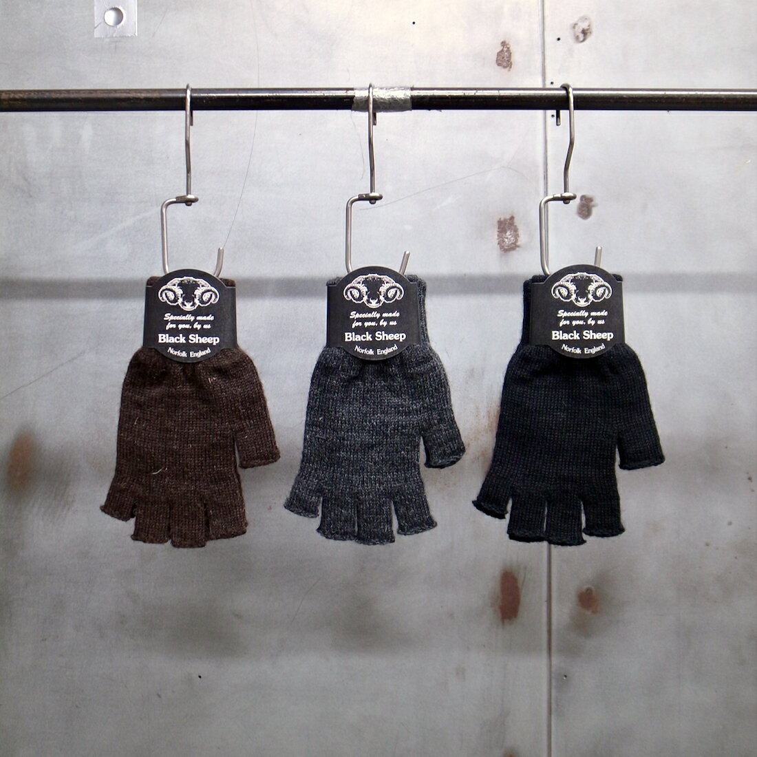 ［2023年冬のオーダー分入荷！］ Fingerless Mit フィンガーレスミット 指抜き手袋 MADE IN ENGLAND