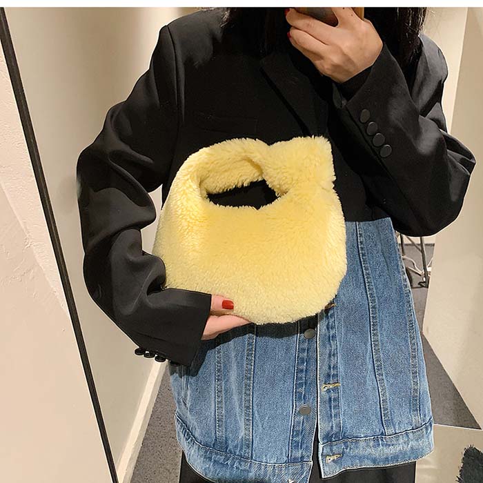 在庫限り！2点で半額クーポン♪【 ボア ミニ バッグ 】手提げ トートバッグ かばん 小さいバッグ 小さいかばん カジュアル シンプル ファー もこもこ ハンドバッグ 春 秋 冬 送料無料 Shes AWのサムネイル