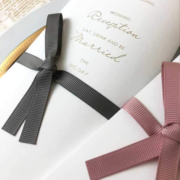 ブランシュ 席次表 10部セット B4 印刷なし 手作り キット ペーパーアイテム 結婚式 披露宴 ウエディング かわいい シンプル 上品 白 純白 リボン くすみ カラー ピンク グリーン 2