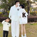 3人または 4人 家族 親子 服装 2025 母 娘 秋冬 セーター 服 春 豪華 衣装 コート ペアルック コーディネート お揃い カジュアル