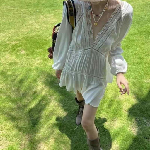 フレンチ 白 長袖 ドレス ショート 丈 ゆったり の ビーチの 休日 日焼け防止 タイ 旅行 写真.可愛いカラフルカラー.オシャレ フレンチ 白 長袖 ドレス ショート 丈 ゆったり の ビーチの 休日 日焼け防止 タイ 旅行 写真.可愛いカラフルカラー.オシャレ