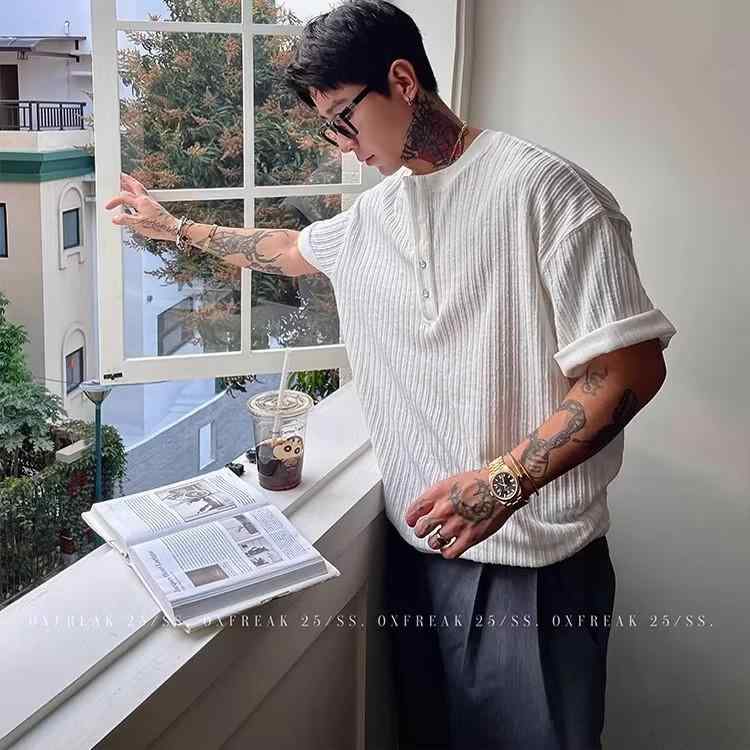 Tシャツ メンズ Vネック トップス 半袖 ポリエステル 無地 プリーツ加工 ゆったり ブラック ホワイト 春夏