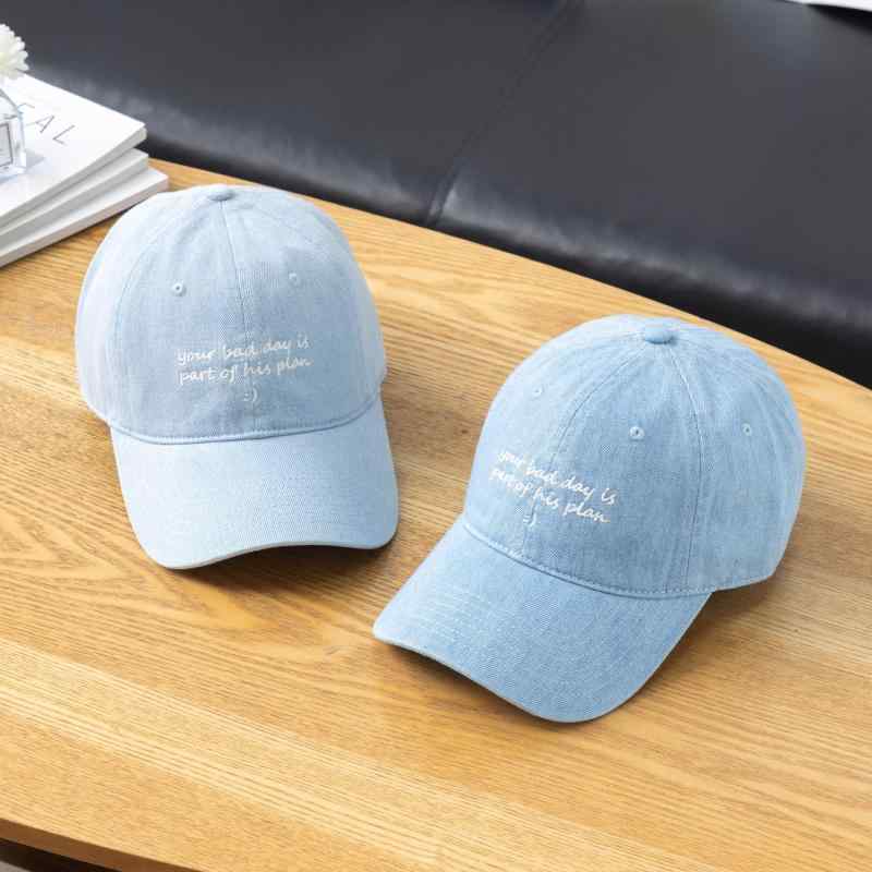 帽子 メンズ レディース 水洗い デニム 野球帽 キャップ 日よけ UVカット 紫外線対策 淡青 春夏秋冬・カテゴリ: キャップ・素材: 綿・サイズ: 54-58cm (調整可能)・カラー: 淡青.浅青.深青.藍黒・機能: 防晒.通気.防風.遮陽・スタイル: ストリート.個性.中性風.INS風・帽子のトップスタイル: 丸い・つばのスタイル: カーブ・加工技術: ウォッシュ.機械刺繍・対象シーズン: 春.秋.夏.四季