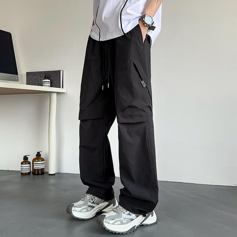 パンツ メンズ カーゴパンツ 春秋 ミリタリー ワークパンツ ワイド ゆったり ストレート 多ポケット 作業着 普段使い アウトドア ブラック系・カテゴリ: ワークパンツ・スタイル: 日本風ワーク・対象: 若者・パンツ型: ルーズ・パンツ丈: フルレングス・ウエスト: ミドルウエスト・ベルト: 有り・前立て: 紐・・柄: 無地・許容誤差: 1～3cm・主な生地: ポリエステル・主な生地の組成: 90%・適用シーン: カジュアル・裾: ストレート・ディテール: マルチポケット・伸縮性: やや有り・生地: ポリエステル・カラー: ブラック.コーヒー.グリーン・サイズ: M.L.XL.2XL.3XL・対象年齢: 成人・性別: 男性・製品カテゴリ: カジュアルパンツ・素材機能: 通気性.防水性.耐摩耗性.高堅牢度
