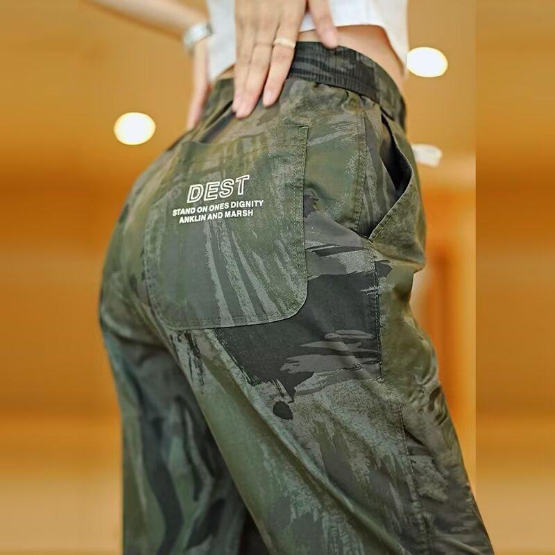 パンツ 男性用 迷彩柄 接触冷感 カーゴパンツ スウェットパンツ 薄手 ルーズフィット ミリタリー 普段使い 伸縮性 スポーツ ロングパンツ 黒 カーキ 緑・カテゴリ: カジュアルパンツ・スタイル: カジュアル・パンツ型: ルーズ・パンツ丈: フルレングス・ウエスト: ミドルウエスト・ベルト: なし・フロント: 紐で閉じるタイプ・厚さ: 薄手・柄: 迷彩・対象: 若者・主な素材: ポリエステル・シーン: 日常・伸縮性: ややあり・カラー: ブラック, カーキ, グリーン, キャメル・サイズ: M, L, XL, 2XL, 3XL, 4XL, 5XL・対象年齢: 成人・性別: 男性・商品カテゴリ: カジュアルパンツ