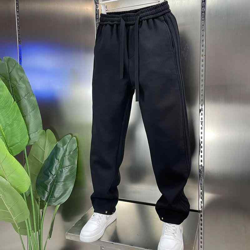 スウェットパンツ メンズ ズボン 春秋 男性用 ハーレムパンツ リラックスフィット ドローストリング 裾絞り ロングパンツ 薄手 無地 スポーティ 韓国 ブラック ライトグレー オレンジ ポリエステル混紡・スタイル: 韓国・対象: 24-35歳・パンツの種類: 束脚パンツ・パンツのタイプ: ルーズ・パンツ丈: フルレングス・ウエスト: ミドルウエスト・ベルト: なし・前立て: ひも・厚さ: 薄手・柄: 文字・対象者: ミドルエイジ・生地名: 綿・主な生地の組成: ポリエステル・主な生地の組成含有量: 70-80%・シーン: スポーツ・裾口のスタイル: ストレート・ディテール: 配色・伸縮性: 中程度・生地: 綿・色: ブラック.ライトグレー.パンプキン・サイズ: S.M.L.XL.2XL.3XL・対象年齢: 成人・対象性別: 男性・製品カテゴリ: カジュアルパンツ・素材機能: 防水.耐摩耗性.防風