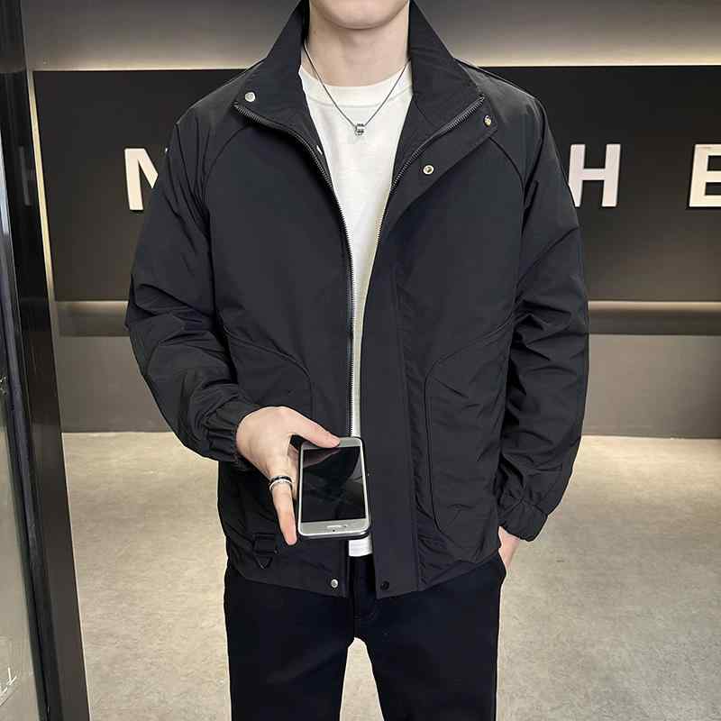 ジャケット メンズ 男性用 ブルゾン 秋冬 カジュアル 耐摩耗 防風 スタンドカラー ジップアップ ポリエステル 無地 ブラック 黒 カーキ 緑 紫 M L XL XXL 3L 4L・商品カテゴリ: ジャケット・素材機能: 耐摩耗性・素材機能: 防風性・素材機能: 高色堅牢度・スタイル: ストリート・対象: 若者（18～24歳）・襟型: 立ち襟・フィット: レギュラー・フロント: ジッパー・フード: なし・・柄: 無地・誤差範囲: 0～3cm・対象: 若者・生地: ポリエステル繊維・主素材: ポリエステル・裏地: ポリエステル・シーン: カジュアル・ディテール: 金属装飾・裾形状: ストレートヘム・加工: アイロン不要・着丈: 普通(50～65cm)・ポケット: サイドシームポケット・着方: アウター・袖丈: 長袖・カラー: ブラック・カラー: グリーン・カラー: カーキ・カラー: パープル（通常）・カラー: ブラック・カラー: グリーン・カラー: カーキ・カラー: パープル（加綿）・サイズ: M・サイズ: L・サイズ: XL・サイズ: XXL・サイズ: XXXL・サイズ: XXXXL・袖のタイプ: レギュラー・対象年齢: 成人・対象性別: 男性