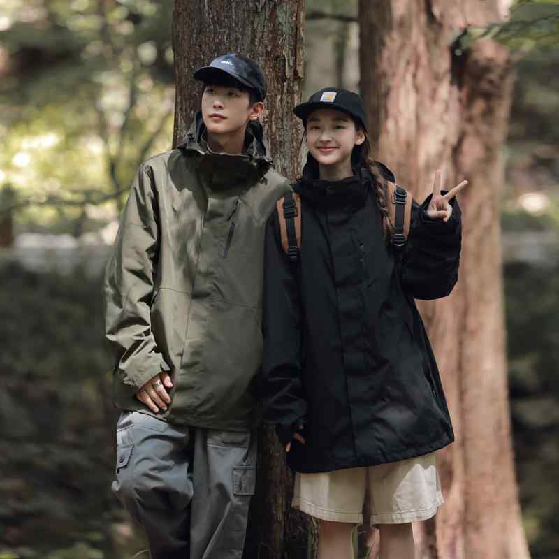 マウンテンパーカー メンズ レディース 春秋 防風 登山服 防水 ジャケット アウター 男女兼用 無地 黒 ブラック ネイビー カーキ グリーン ピンク・素材: ポリエステル・カテゴリ: マウンテンパーカー・スタイル: 中性・対象: 若者・ネックライン: 襟なし・フィット: ゆったり・前立て: ジッパー・フード: 有り・・柄: 無地・袖丈: 長袖・着丈: レギュラー・カラー: ブラック.ダークブルー.アーミーグリーン.ライトカーキ.シルバーグリーン.パープルピンク.桜ピンク.オフホワイト.ムーンライトブルー・サイズ: S.M.L.XL.2XL.3XL.4XL・袖のタイプ: レギュラー袖・シーン: レジャー・ディテール: マルチポケット