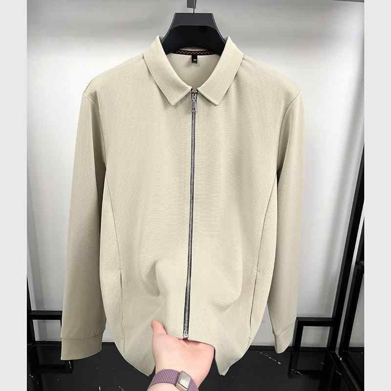 ジャケット メンズ 男性用 紳士服 無地 ジップアップ ブルゾン ビジネス カジュアル 普段使い ポリエステル 多ポケット ブラック 黒 グレー ベージュ・商品カテゴリ: ジャケット・対象: 35歳以上のビジネスマン・襟の形: 襟付き・シルエット: ルーズ・前立て: ジッパー・フード: なし・・柄: 無地・素材: ポリエステル96.5%.ポリウレタン3.5%・裏地: ポリエステル80%・スタイル: 多ポケット・裾形状: ストレートヘム・着丈: レギュラー・ポケット: サイドポケット・着用方法: アウター・袖丈: 長袖・袖のタイプ: レギュラー・対象年齢: 大人・性別: 男性・色: ブラック, アプリコット, ダークグレー・サイズ: M, L, XL, 2XL, 3XL