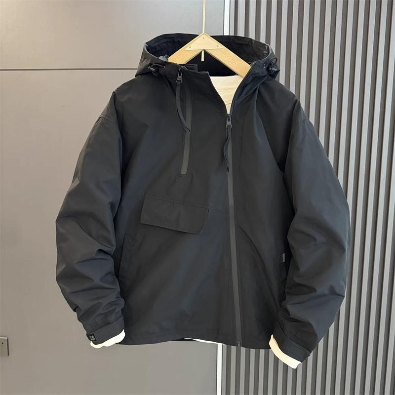 ジャケット メンズ 防寒 撥水 防風 フード付き ジャンパー ブルゾン 男性用 アウター 秋冬 ポリエステル ブラック ワインレッド カーキ・商品カテゴリ: ジャケット・スタイル: 流行・対象年齢: 18-24歳・対象: 成人・対象性別: 男性・襟型: ノーカラー・フィット: レギュラー・前立て: ジッパー・フード: あり・・素材: 化繊混紡・主素材: ポリエステル80%・裏地: ポリエステル・シーン: 日常・着丈: レギュラー丈・着用方法: アウター・袖丈: 長袖・袖のタイプ: レギュラー・色: ブラック, ワインレッド, カーキ・サイズ: M, L, XL, 2XL, 3XL・機能: 耐摩耗性