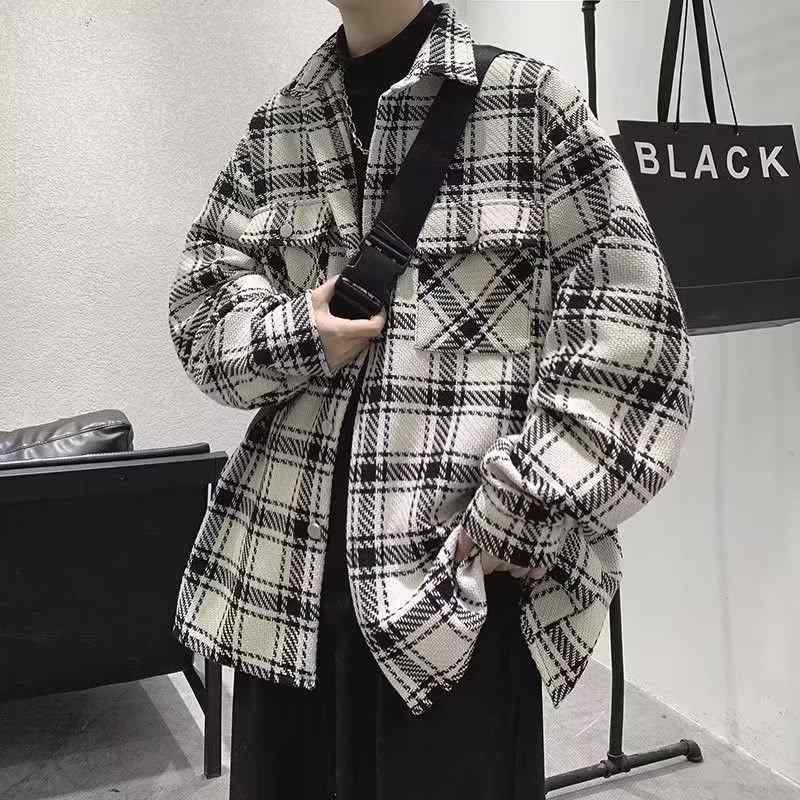 ジャケット メンズ 格子柄 春秋 韓国 ワークジャケット ブルゾン 配色 ポリエステル 黒 白・カテゴリ: ジャケット・スタイル: 韓国版・対象年齢: 18-24歳・襟の形: 襟付き・シルエット: ゆったり・フロント: シングルブレスト・フード: なし・・柄: 格子柄・素材: ポリエステル・素材構成: ポリエステル・シーン: デイリー・デザイン: 配色・裾の形状: ストレートヘム・着丈: レギュラー・ポケット: シームポケット・着用方法: アウター・袖丈: 長袖・袖のタイプ: レギュラー・色: ブラック.ホワイト・サイズ: S.M.L.XL.2XL.3XL・対象: メンズ