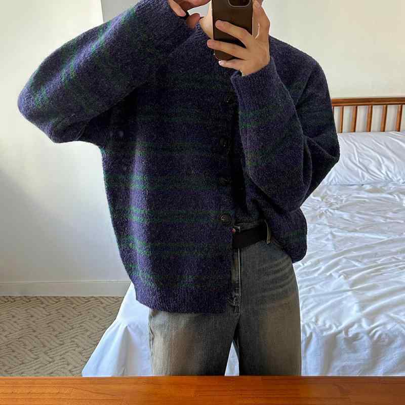 ニット カーディガン メンズ グラデーション ストライプ 韓国 長袖 トップス 秋冬 若者 リブ 裾 ポリエステル 紫