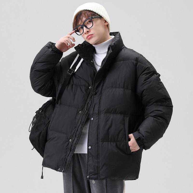 羽绒服 メンズ 白ダックダウン 中綿入り 立襟 アウター 秋冬 防寒 保温 若者 紳士服 カジュアル スタイル 黒 ブラック 緑 グリーン・カテゴリ: 羽绒服・素材機能: 抗寒・詰め物: 白鸭绒・ダウン含有量: 56%~60%・スタイル: ベーシック・フィット: ゆったり・着丈: ミドル丈(50cm＜着丈≤65cm)・襟型: スタンドカラー・フード: なし・前立て: ジッパー・厚さ: 厚手・柄: 無地・対象年齢: 若者・表地: ポリエステル・表地素材混率: ・裏地: ポリエステル・裏地素材混率: ・シーン: カジュアル・カラー: ブラック, グリーン・サイズ: M, L, XL, XXL, XXXL・対象: メンズ・機能: 保温・加工: アイロン不要・ディテール: 多ポケット・防寒レベル: 通常レベル(-20℃~-5℃)・充填量: 150g・誤差範囲: 2cm
